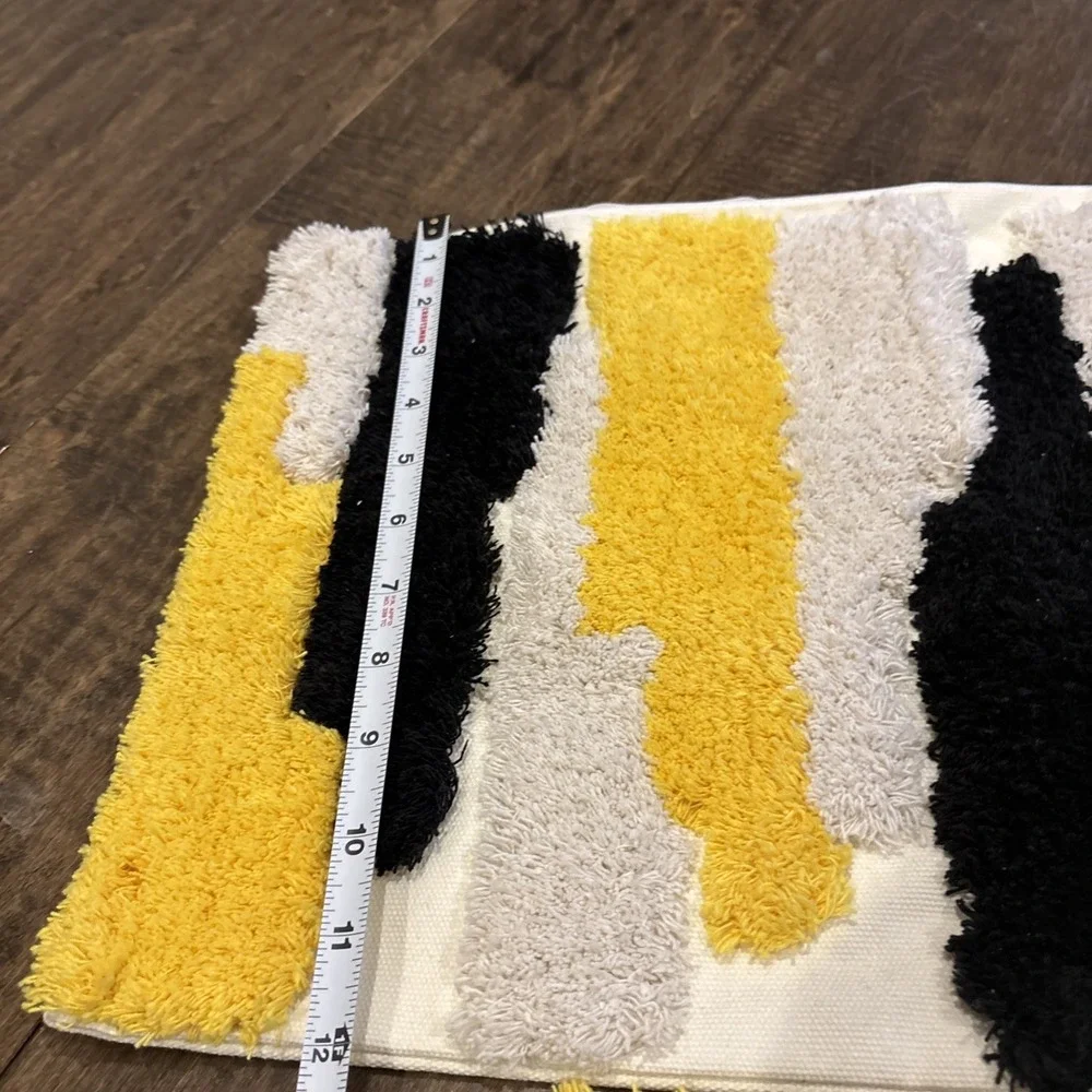 The Unbranded Brand tufted throw